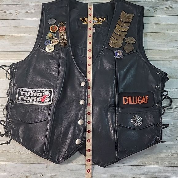 REAL Women's Biker Vest Cut with Patches & Pins from Wild Fire HOG Villa Park IL - Picture 15 of 16